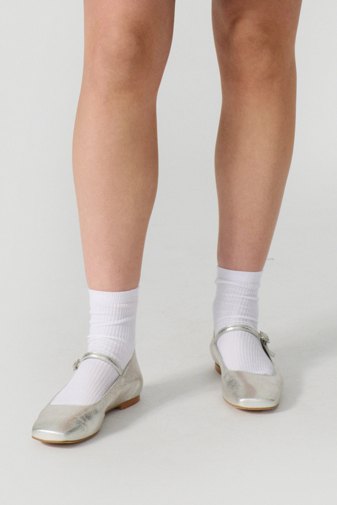 Julieta mary janes silver leather