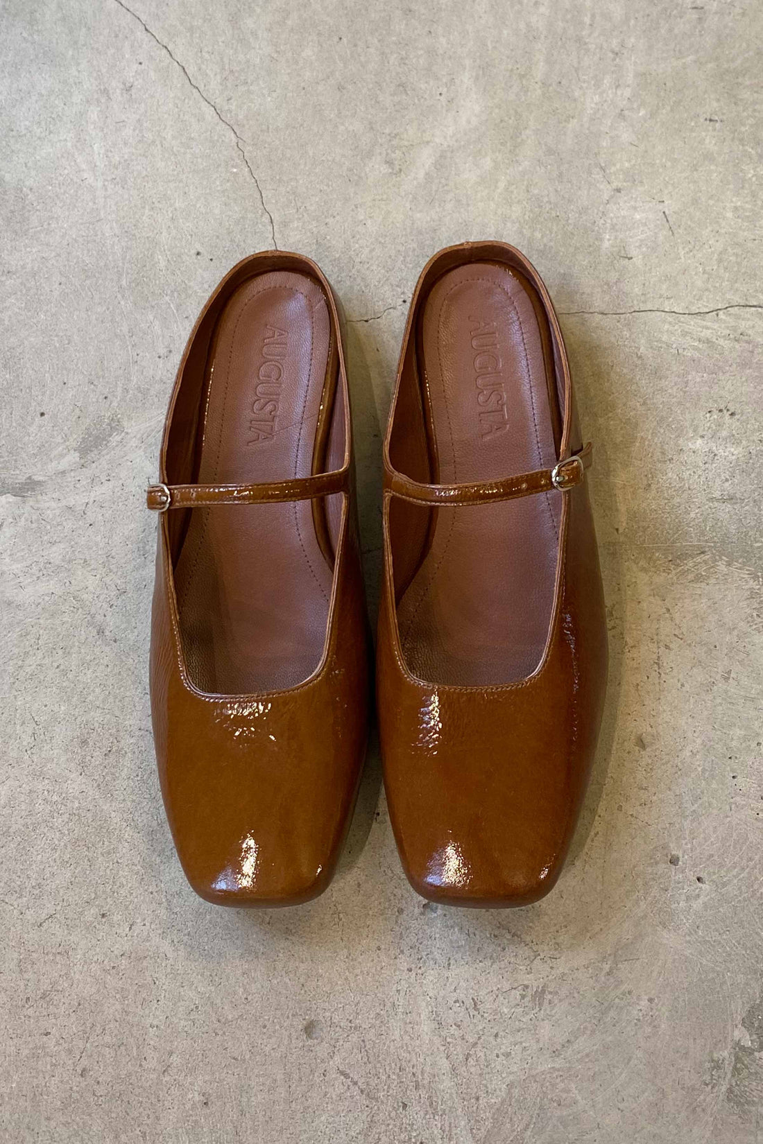 Aria mules glossy saddle