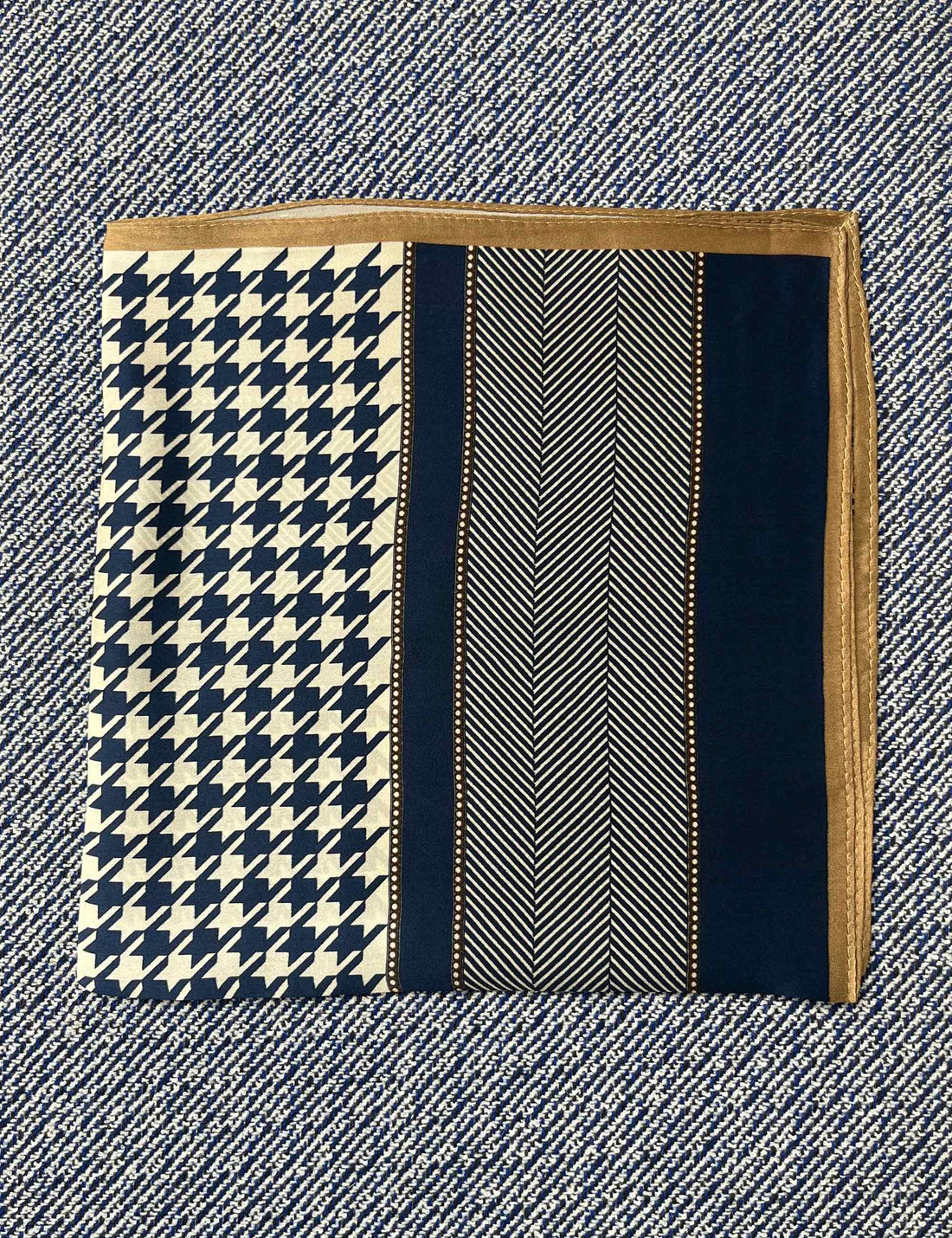 Silk scarf navy/beige houndstooth/graphic
