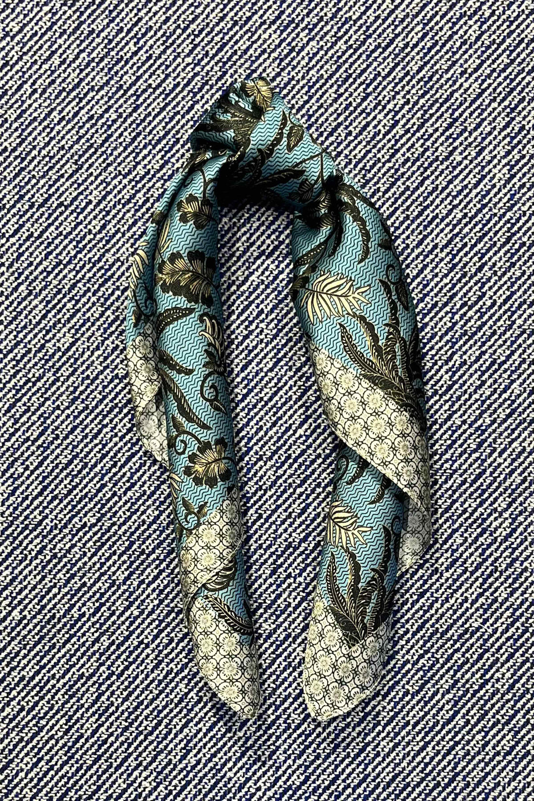 Silk scarf blue/army/beige flower
