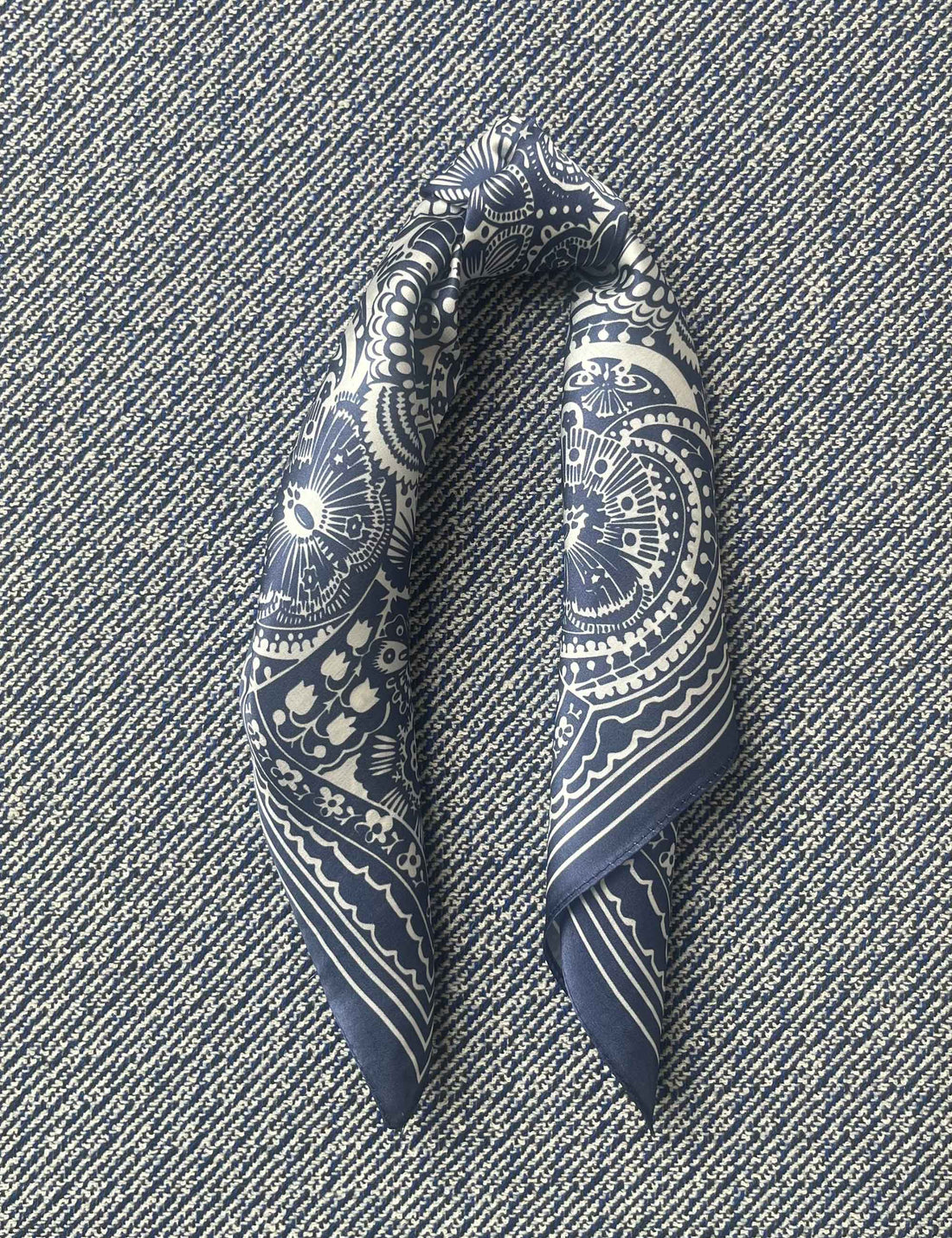 Silk scarf off white/blue butterflies