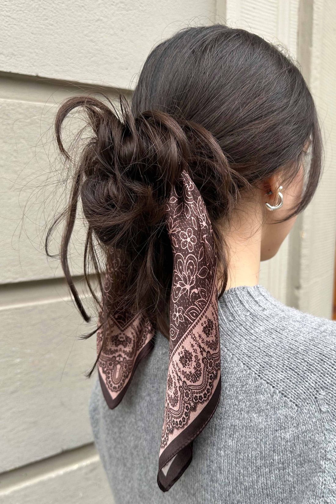 Silk scarf brown/rose paisley