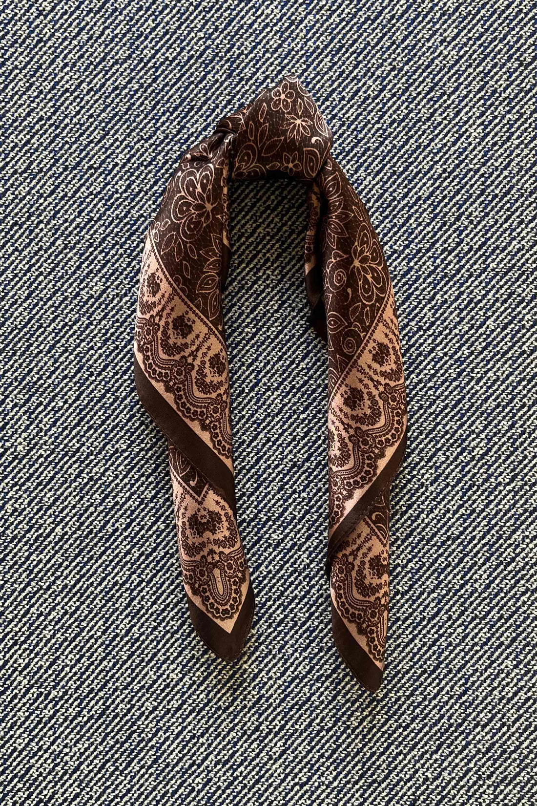 Silk scarf brown/rose paisley