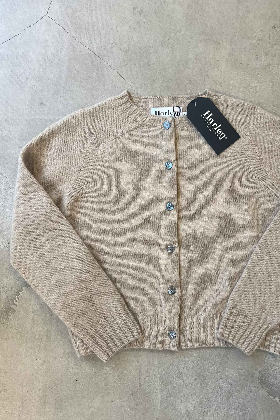 Lambswool crew-neck cardigan light beige