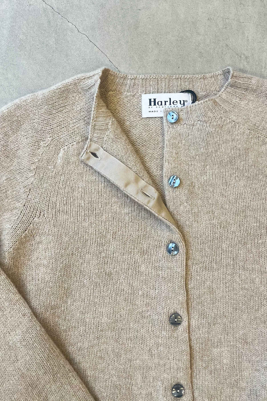 Lambswool crew-neck cardigan light beige