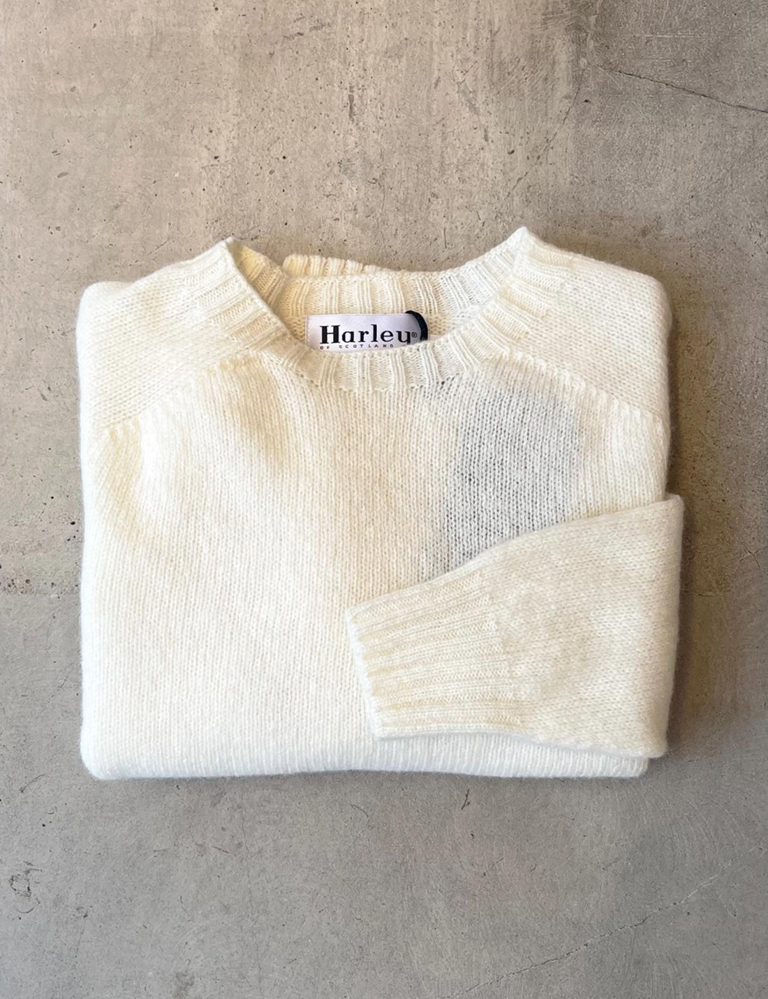 Lambswool crew-neck snow white