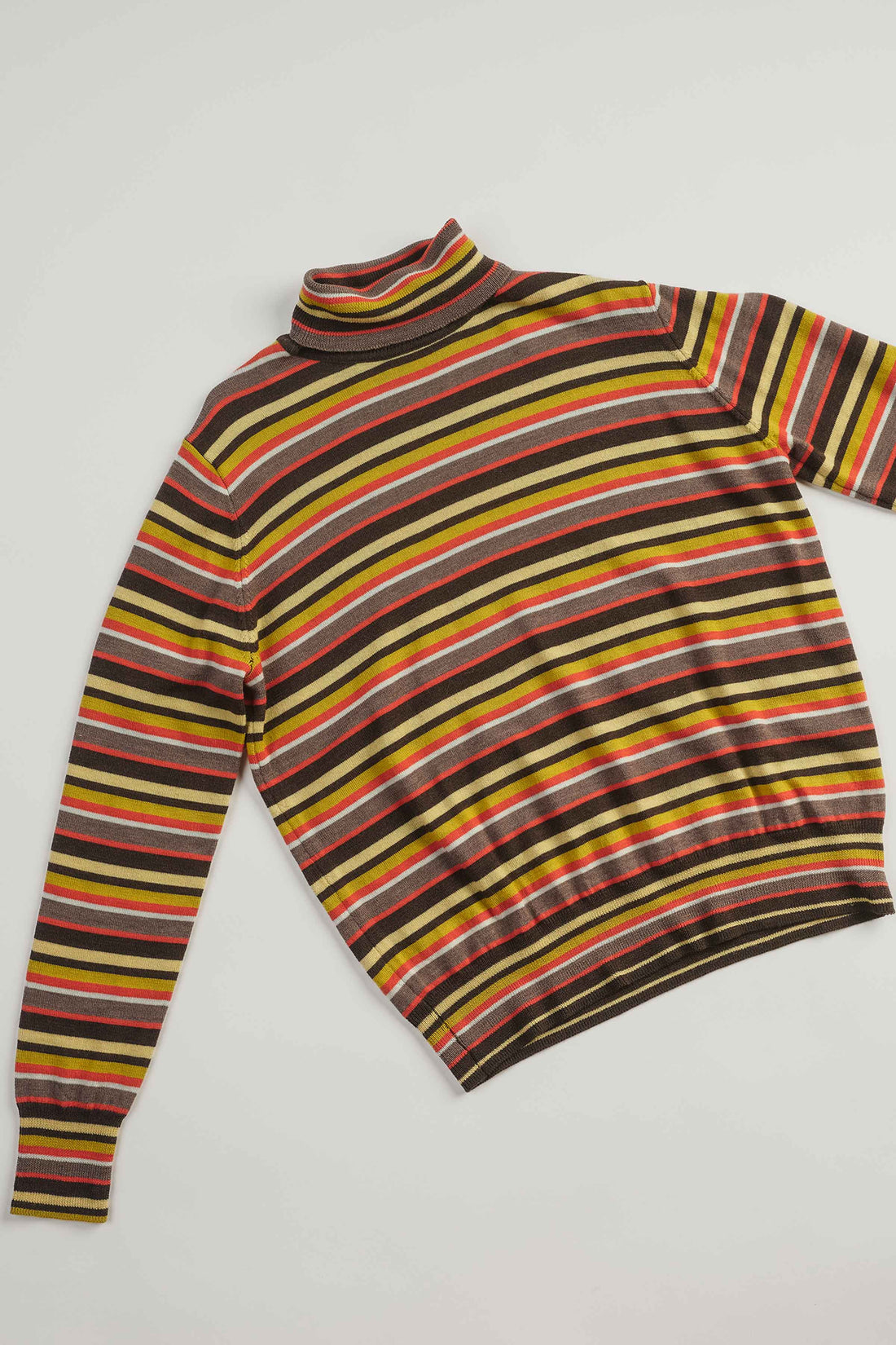 Retro striped turtleneck