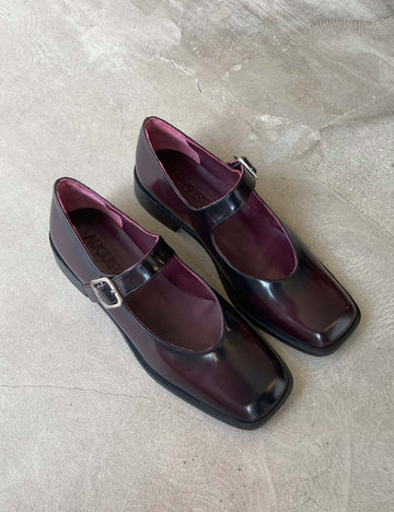 Gia mary janes in burgundy leather