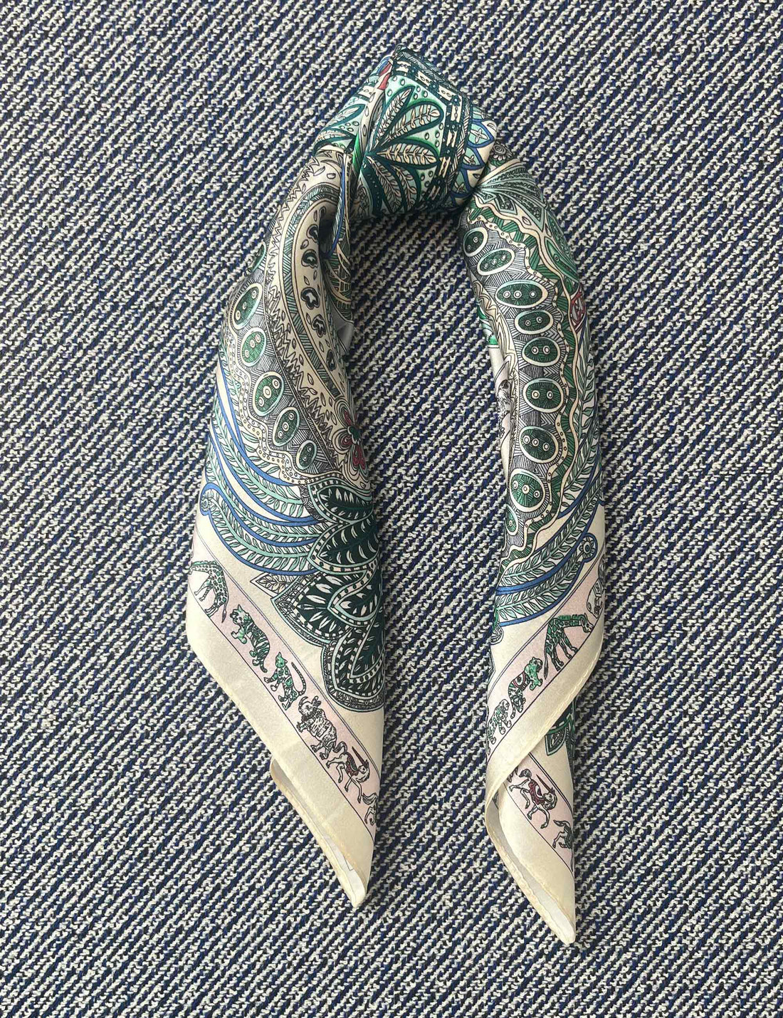 Silk scarf green/blue paisley