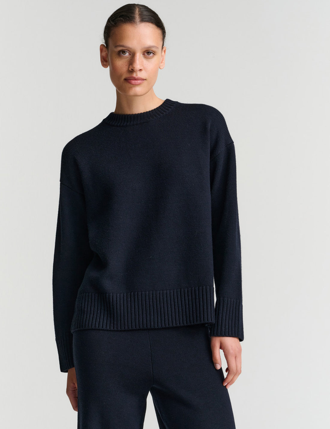 Rhea heavy merino crew neck navy