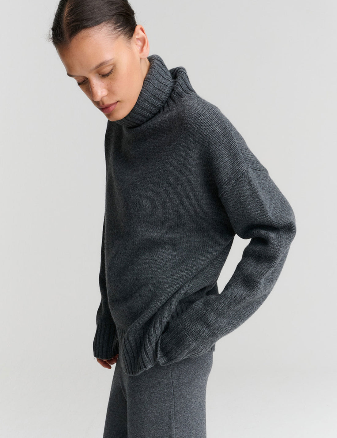 Rhea heavy turtle dark grey