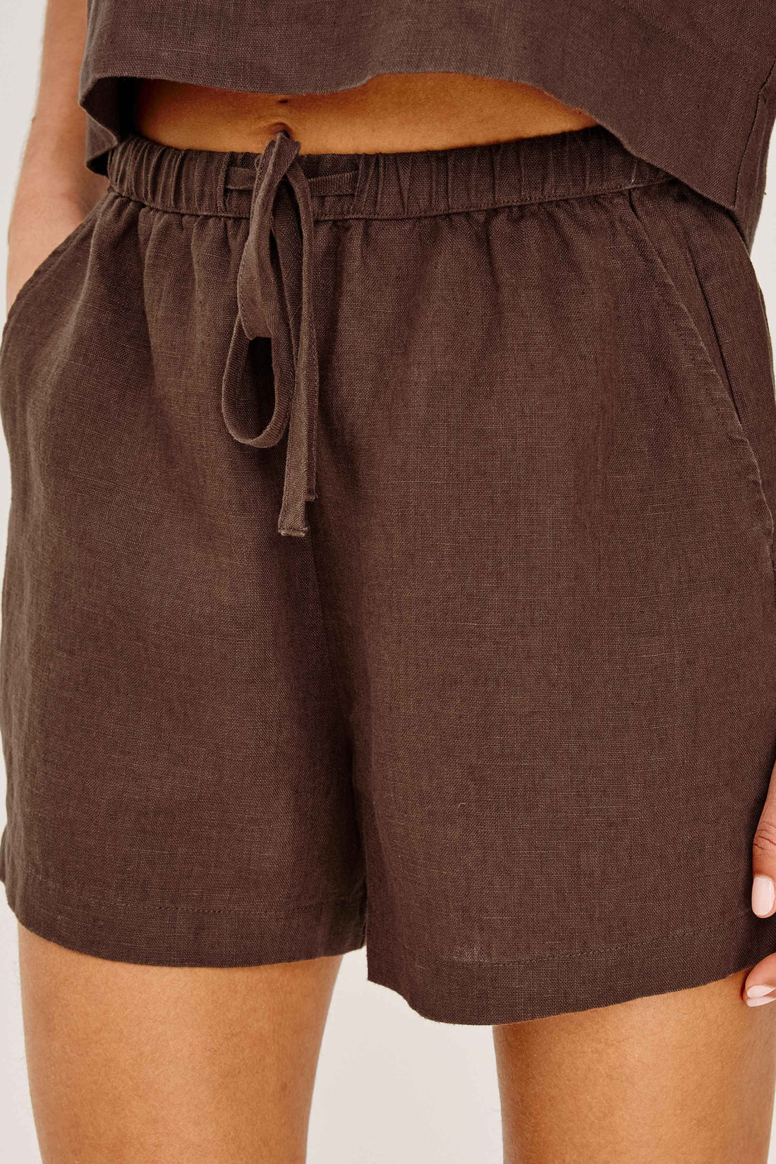 Jenner espresso linen shorts