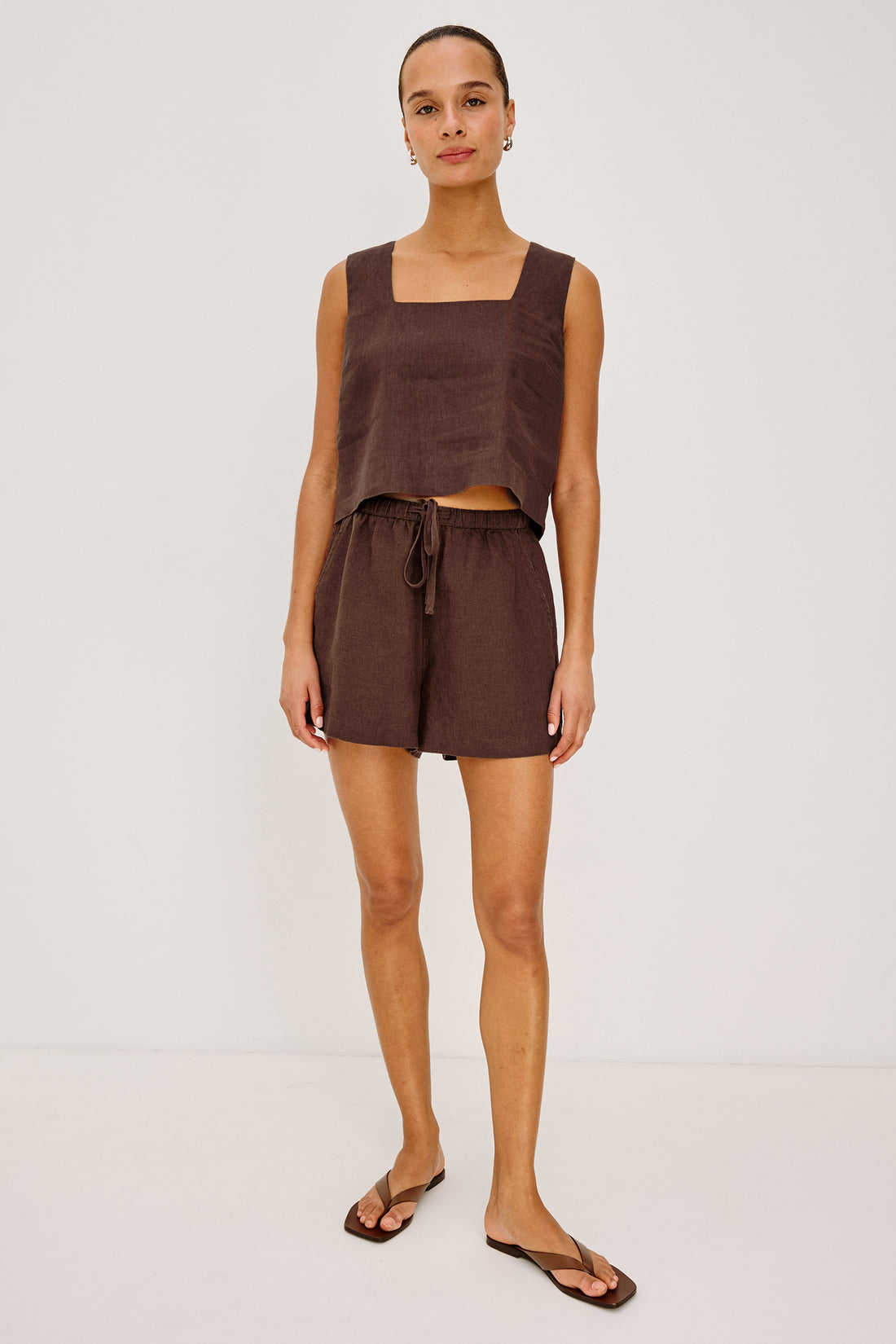 Jenner espresso linen shorts