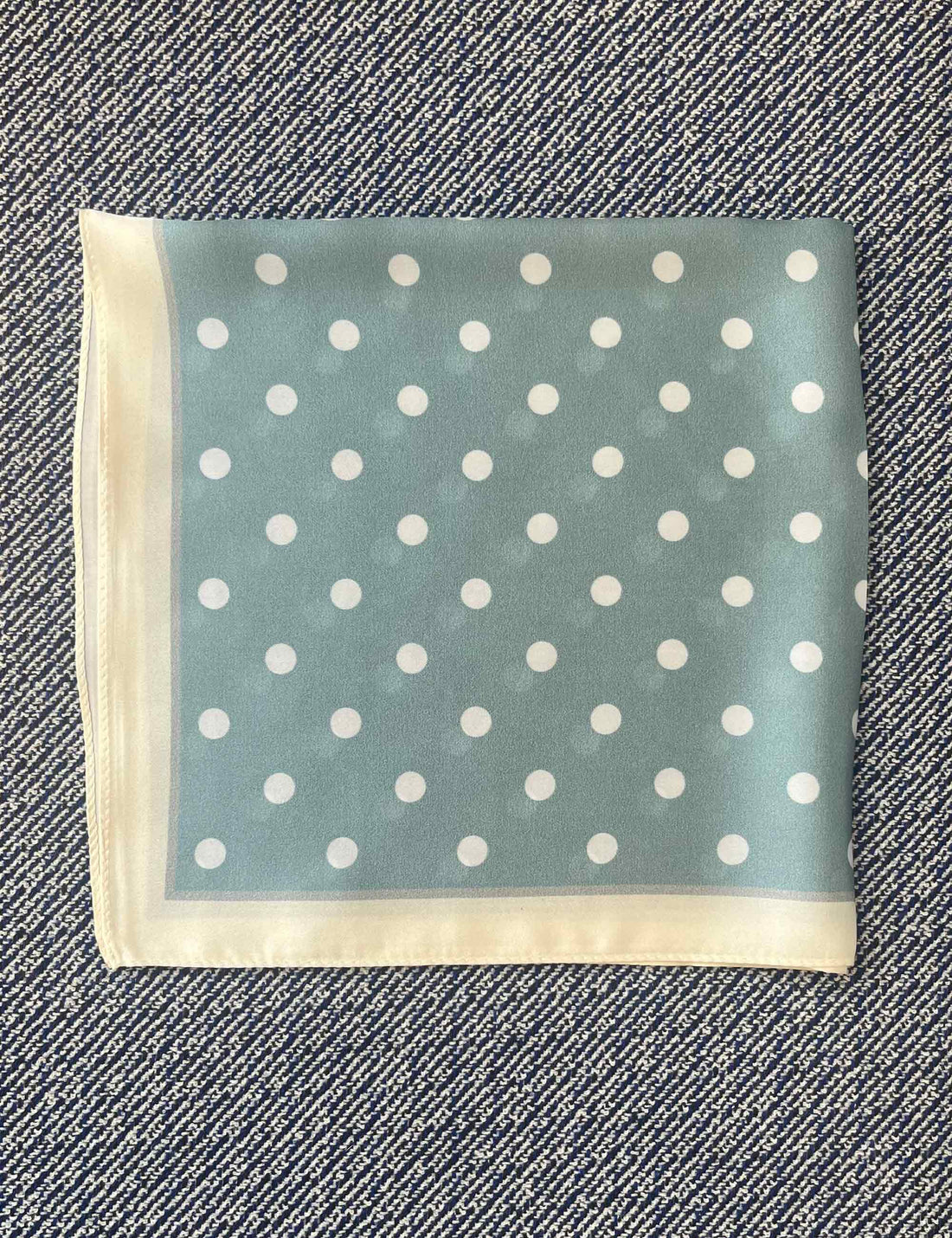 Silk scarf light blue/cream dots