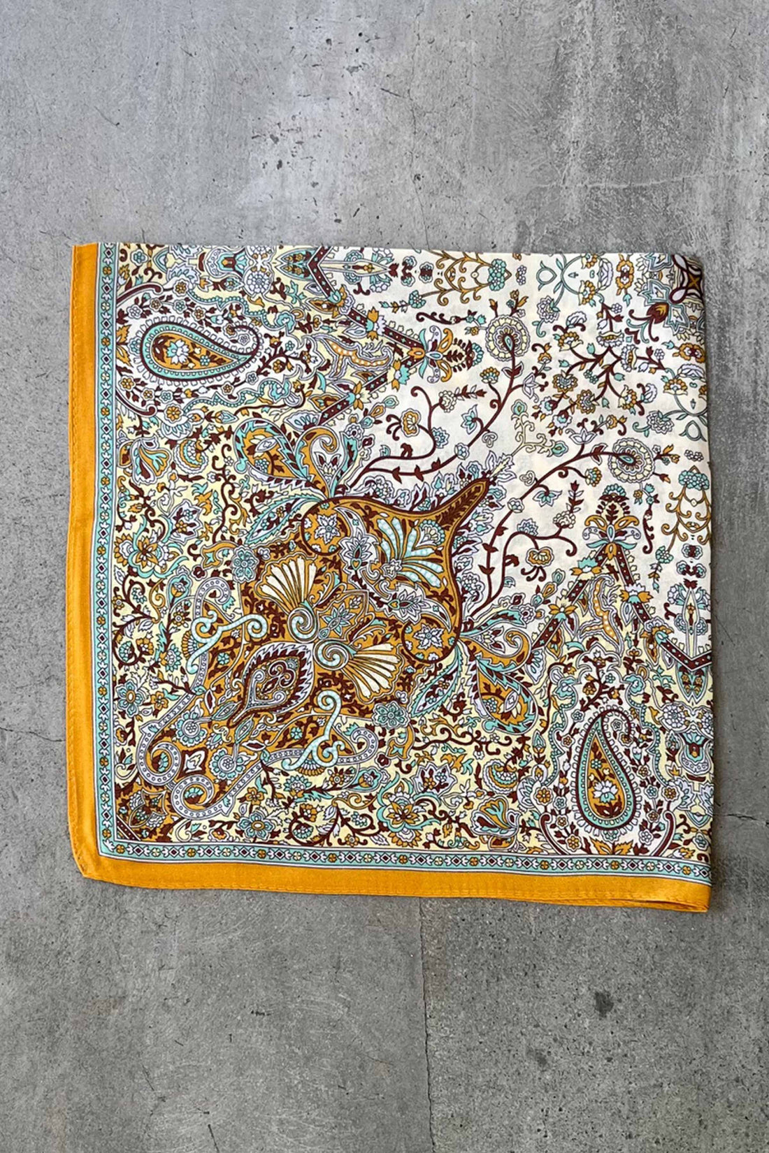 Silk scarf cream/yellow/mint paisley
