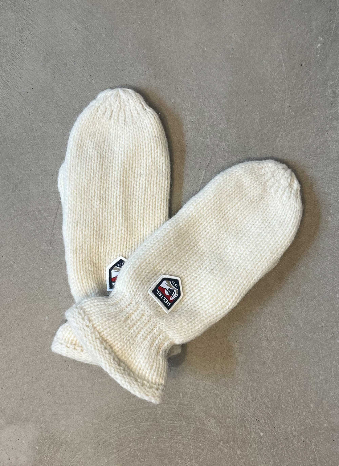 Basic wool mitt off white