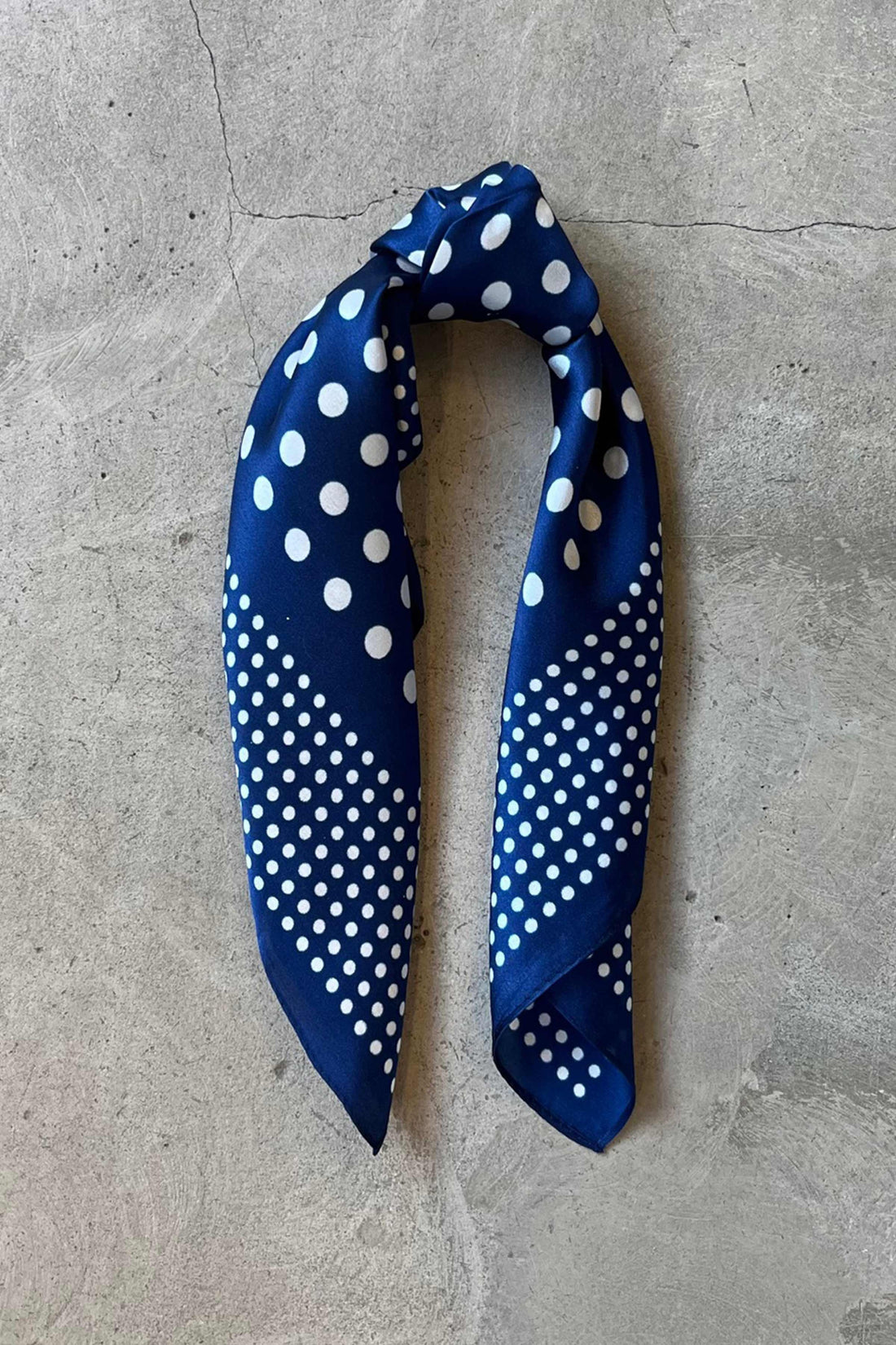 Silk scarf navy/white dots