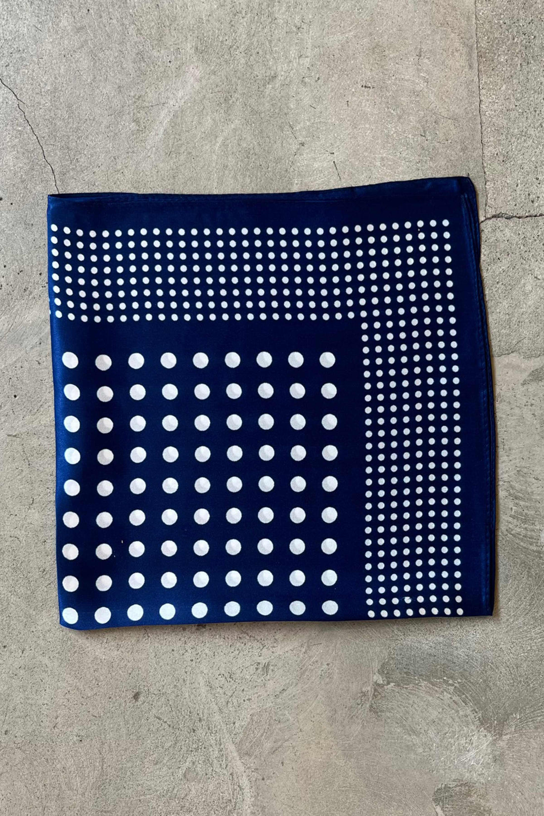 Silk scarf navy/white dots