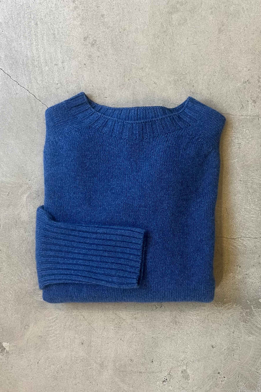 Superfine lambswool crew neck denim blue
