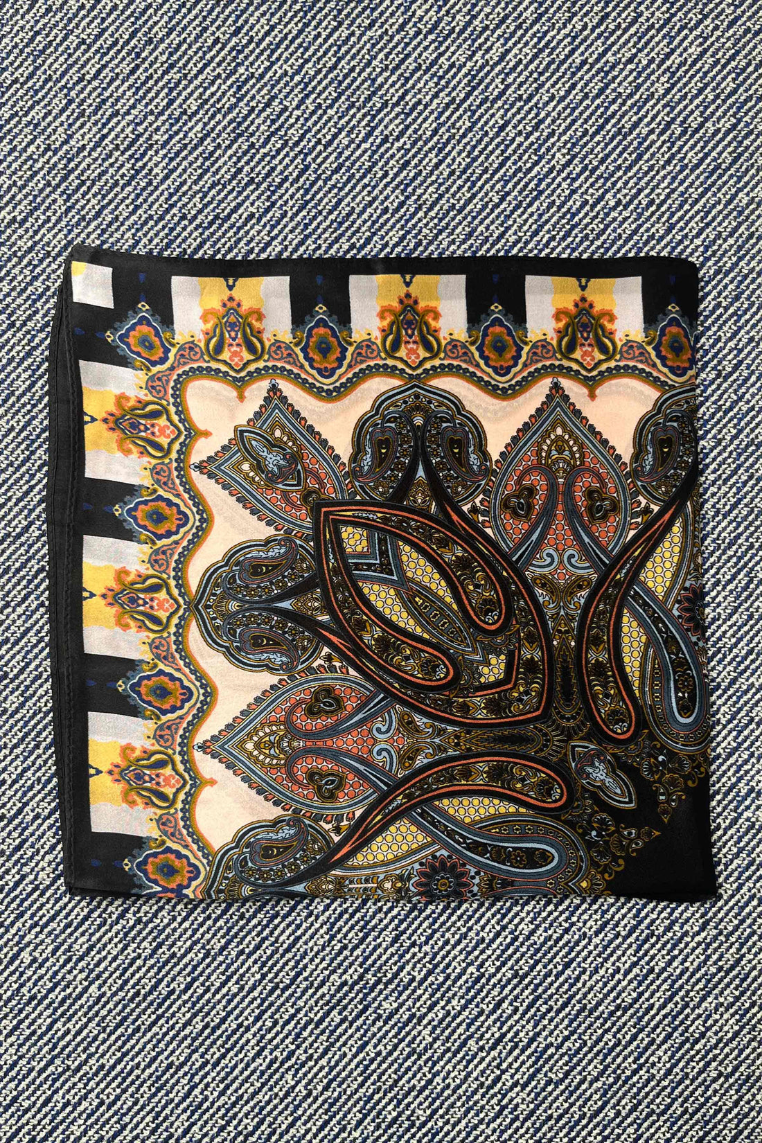 Silk scarf rose/black/yellow paisley
