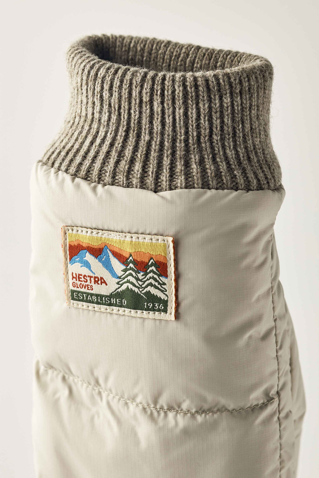 Ostra mittens beige