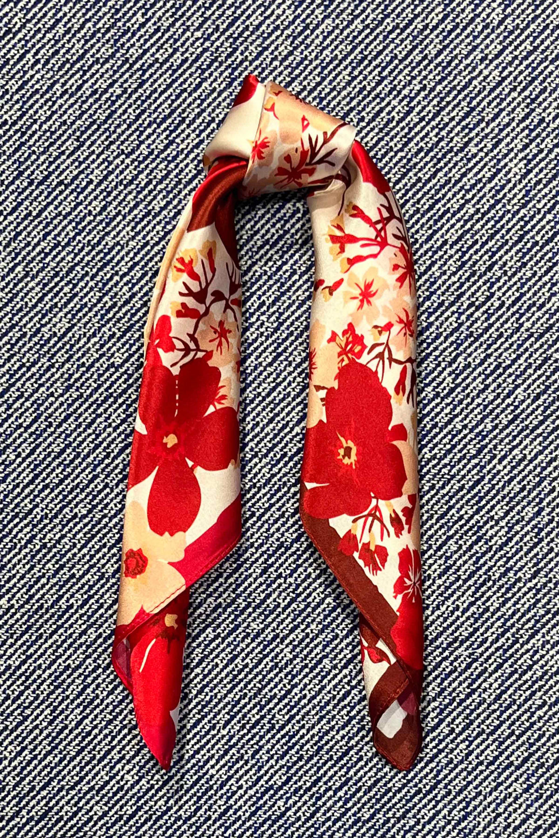 Silk scarf red/cream flower