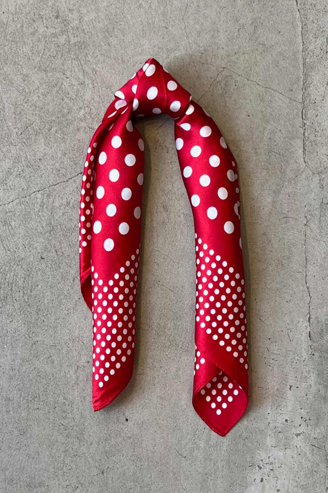Silk scarf red/off-white dots