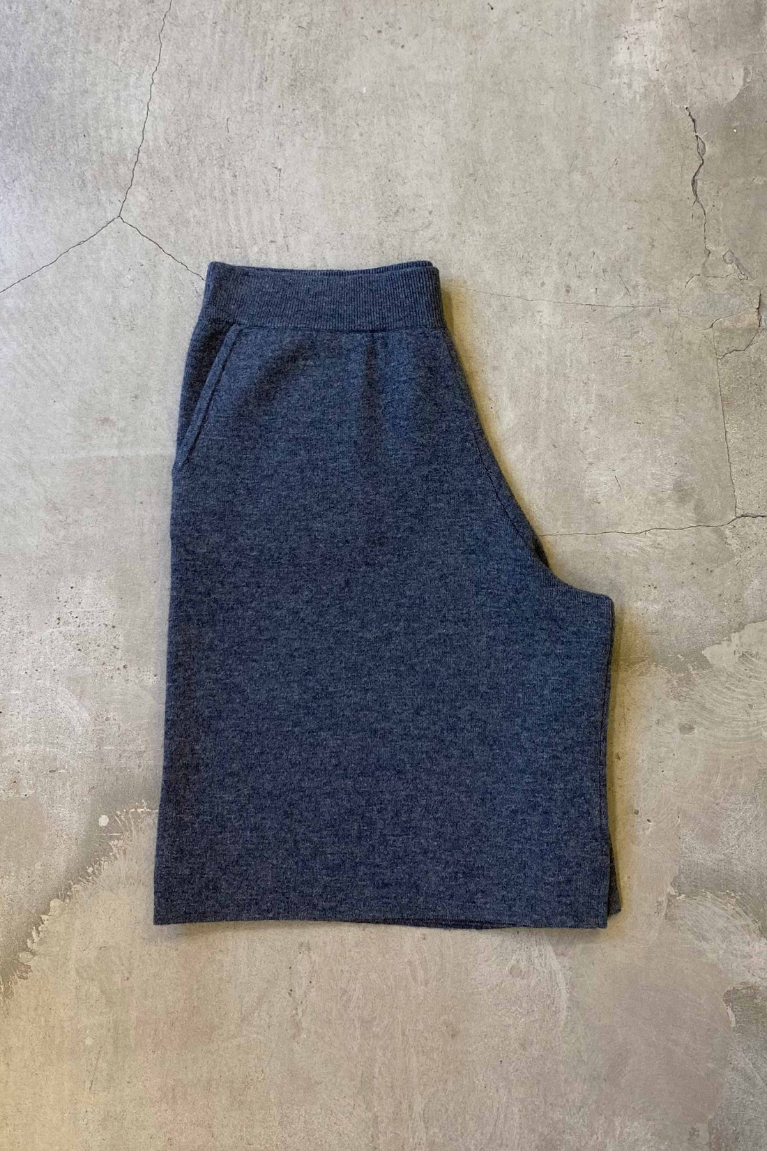 Merino/cashmere shorts mid grey