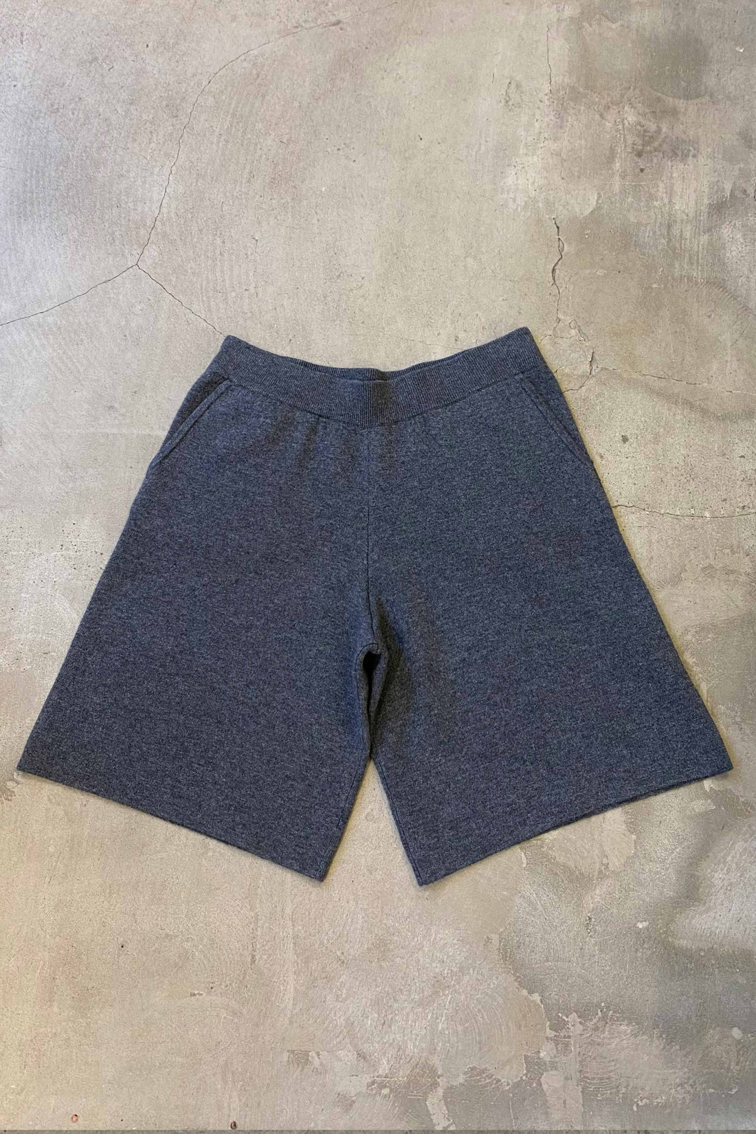 Merino/cashmere shorts mid grey