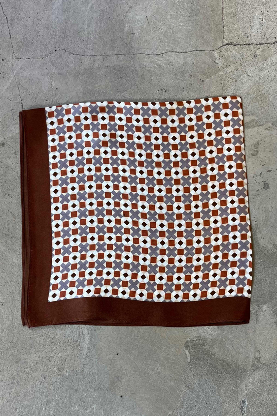 Silk scarf brown/nude/rust graphic
