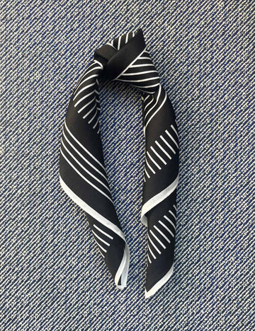 Silk scarf black/cream graphic print