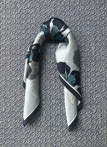 Silk scarf blue/grey flower