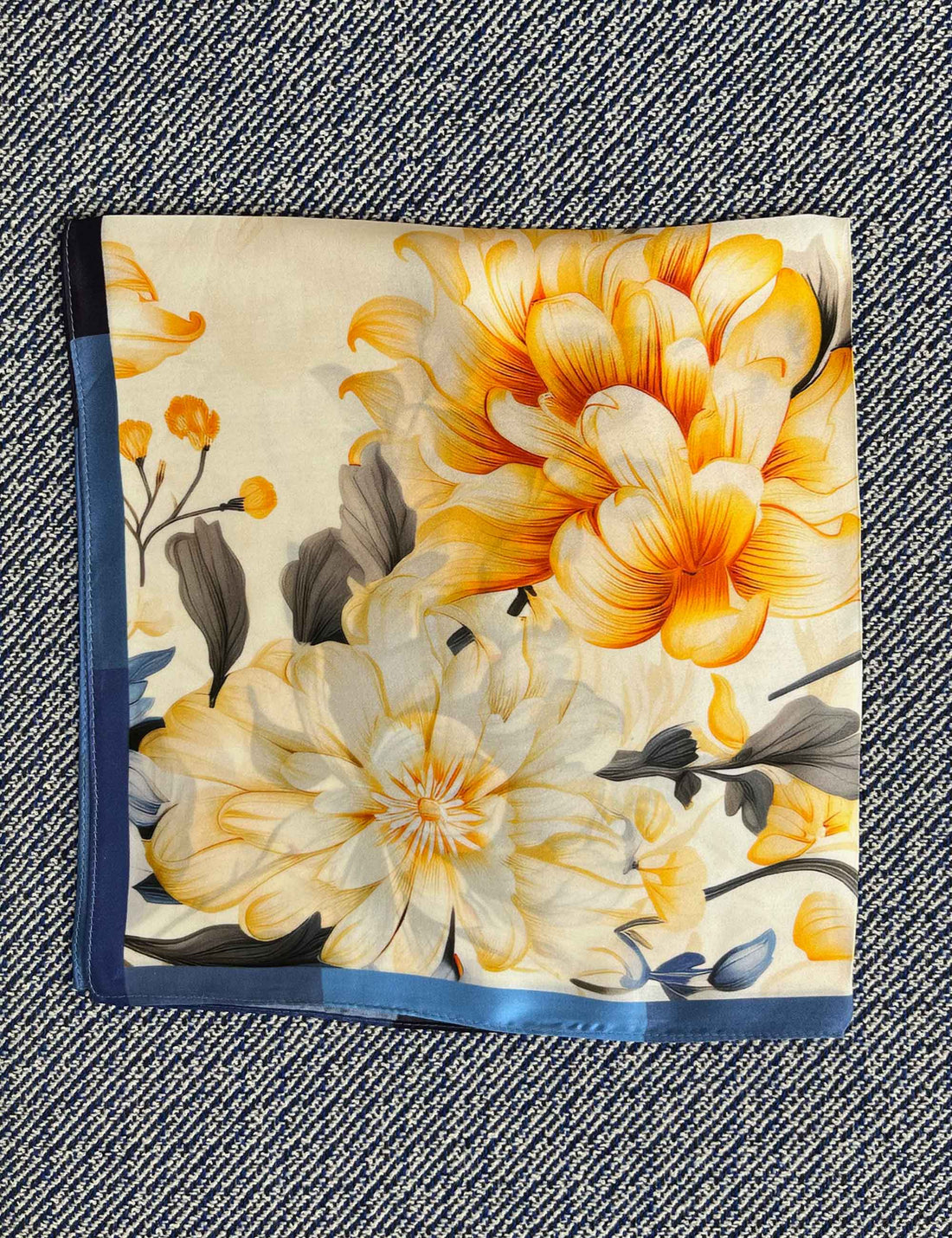 Silk scarf cream blue/yellow flower