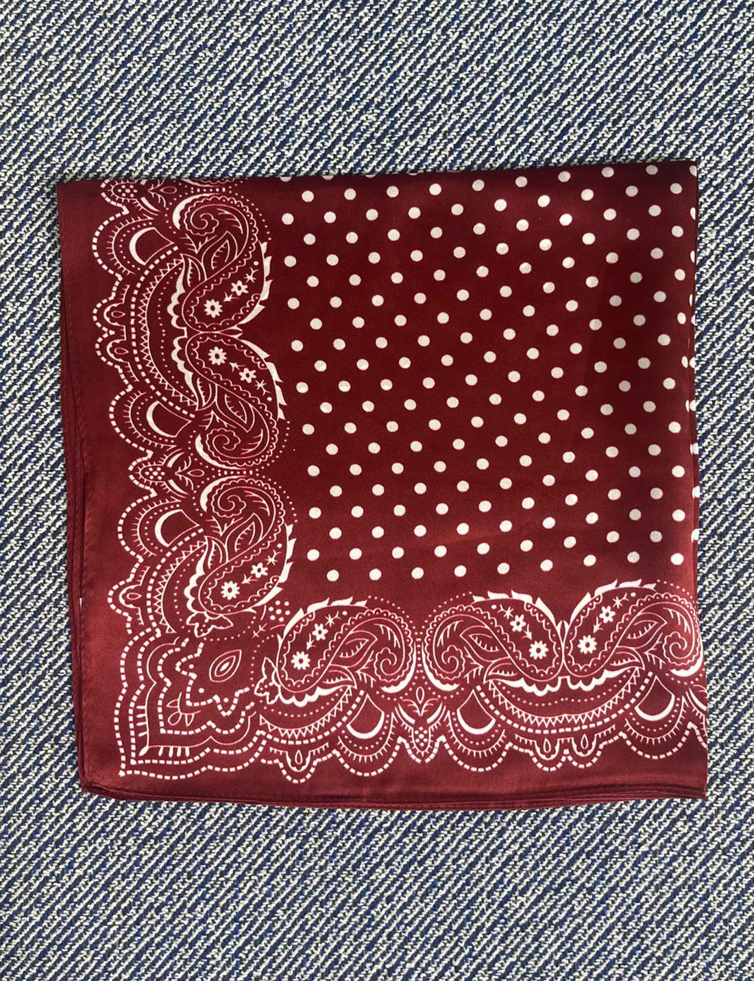 Silk scarf burgundy/off-white dots/paisley