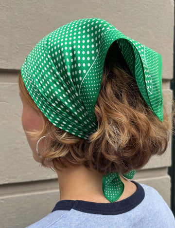 Silk scarf kelly green/white dots