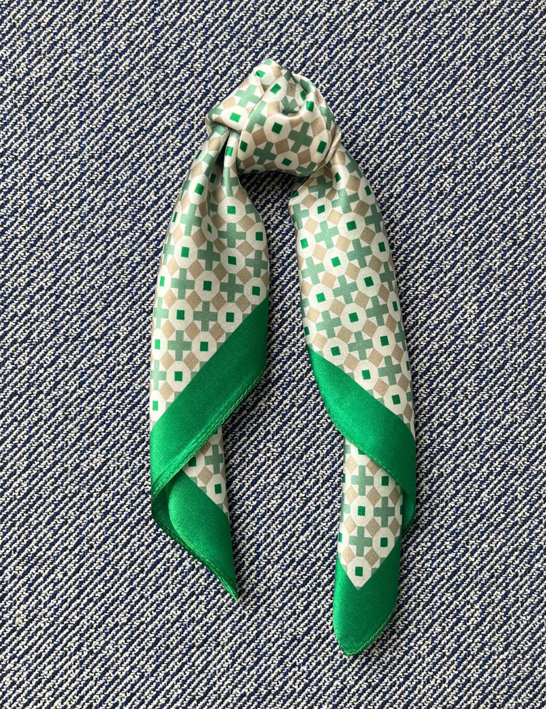 Silk scarf green/white/nude graphic