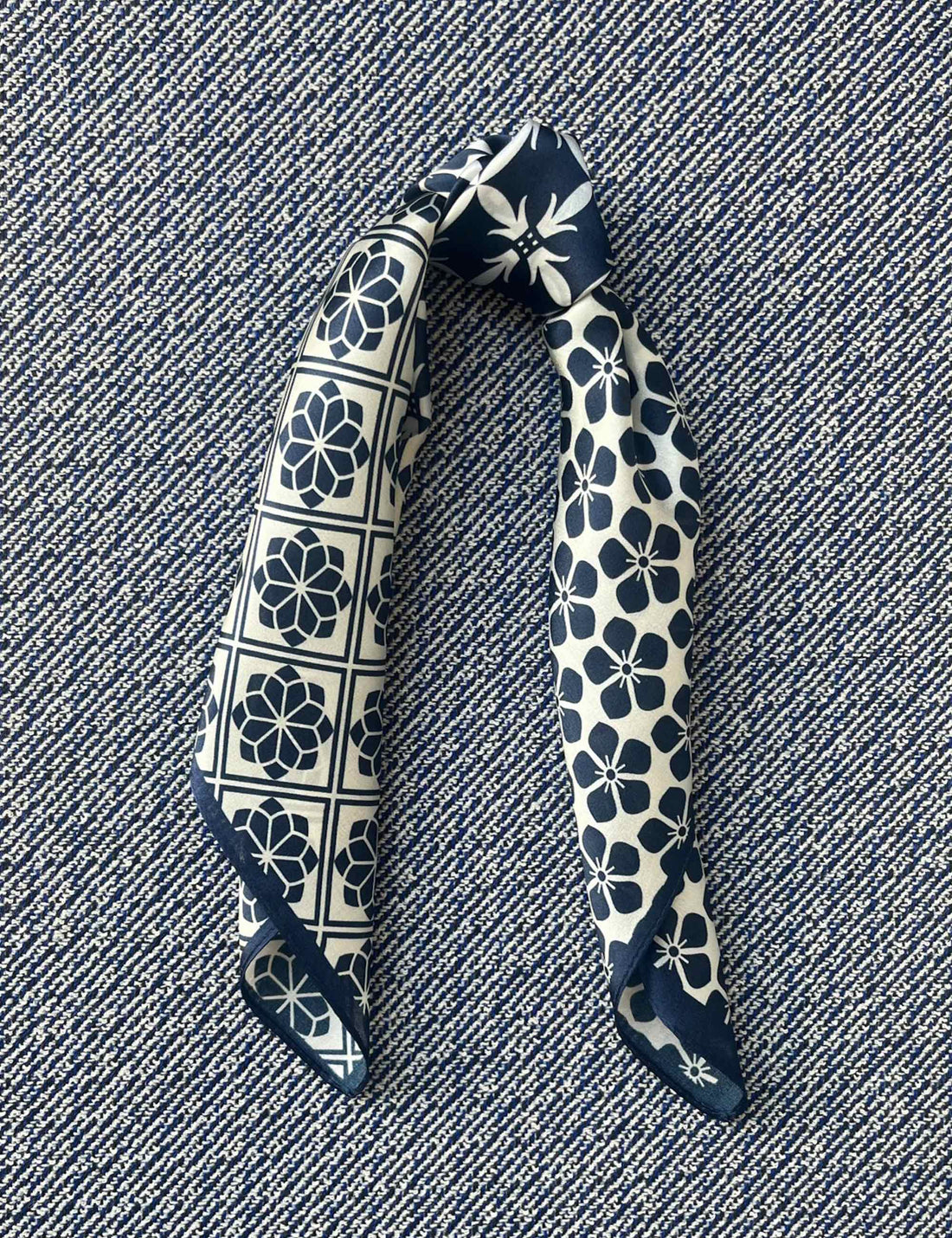 Silk scarf navy/cream graphic flowers