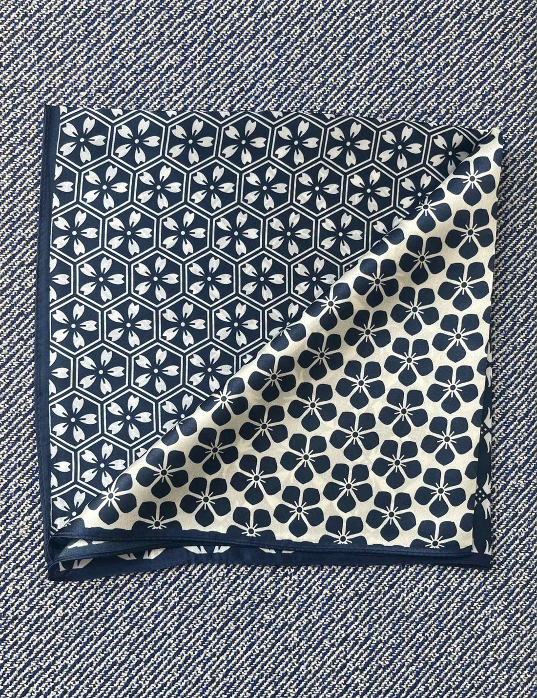 Silk scarf navy/cream graphic flowers
