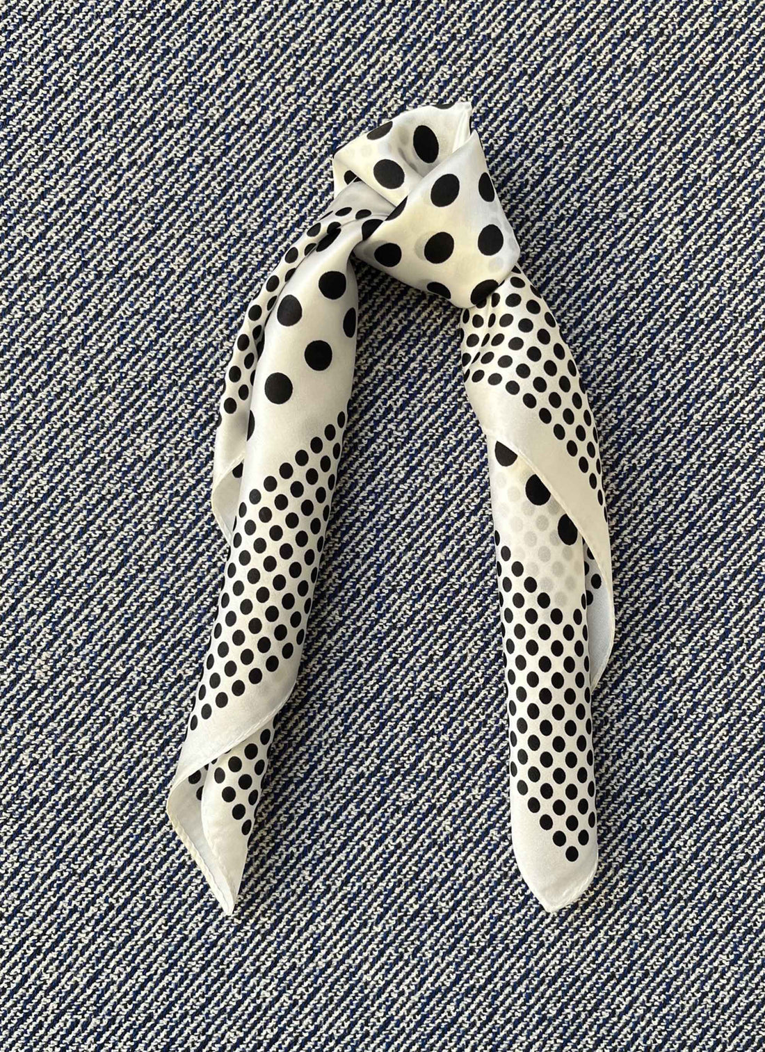 Silk scarf off white black dots