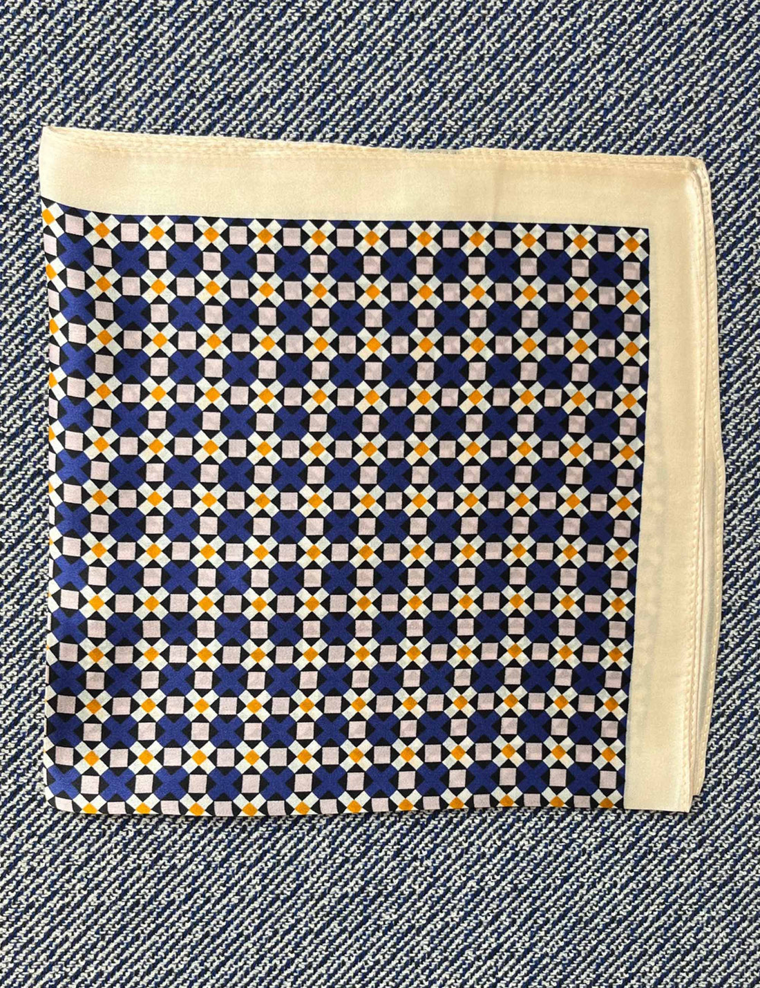 Silk scarf purple/yellow graphic