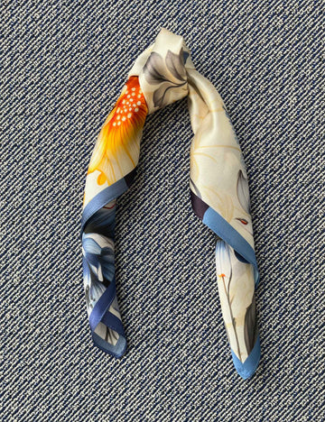 Silk scarf cream blue/yellow flower