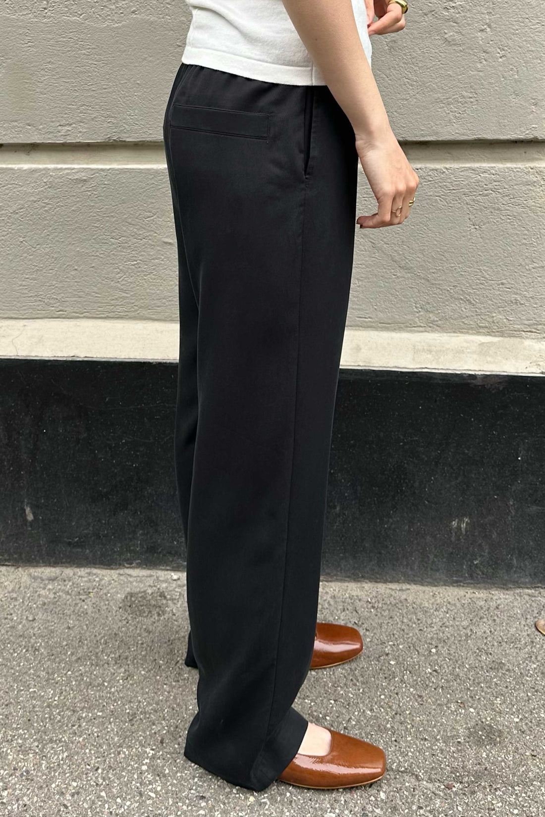 Thea pants black