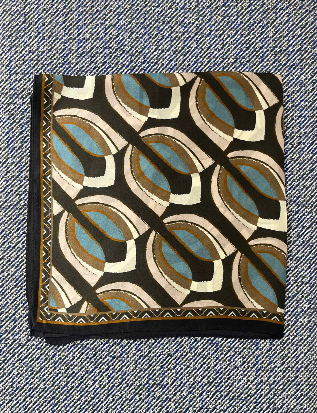 Silk scarf black/blue/rose graphic tulip