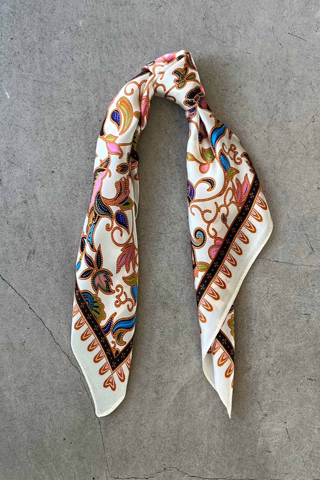 Silk scarf vanilla/multi paisley