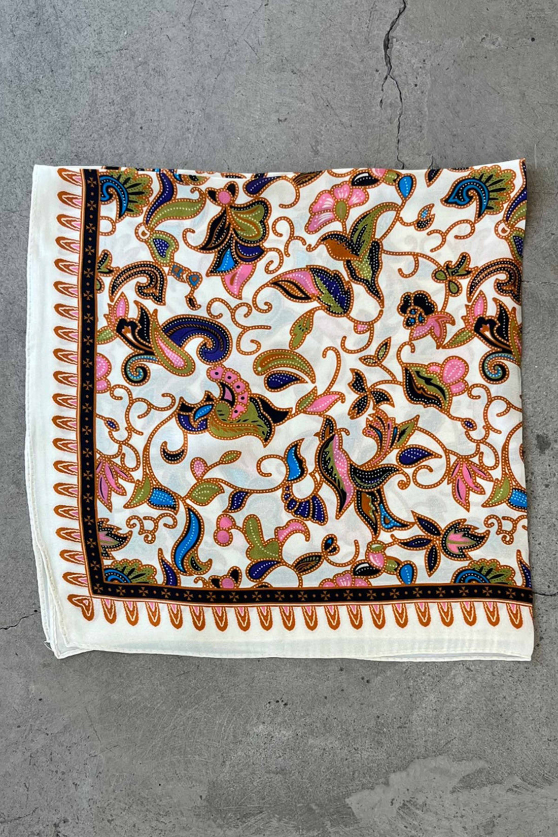 Silk scarf vanilla/multi paisley